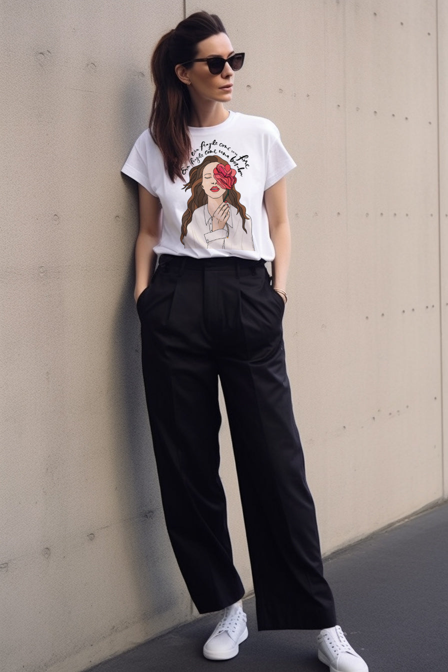 T-shirt classica - Non era fragile come un fiore